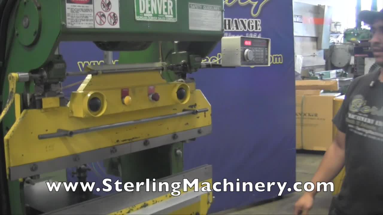 Di-Acro-17 Ton x 4 'Usado DIACRO CNC Hydra-mec�nico Freno de la prensa, MDL. 14- 48, Contralor�a U- Curva Modelo 610 CNC Volver v�a, Ram Ajuste manual con indicadores, control dual Palma En Ram, Energ�a pedal del pie, One Shot sistema de lubricaci�n, control de l-01