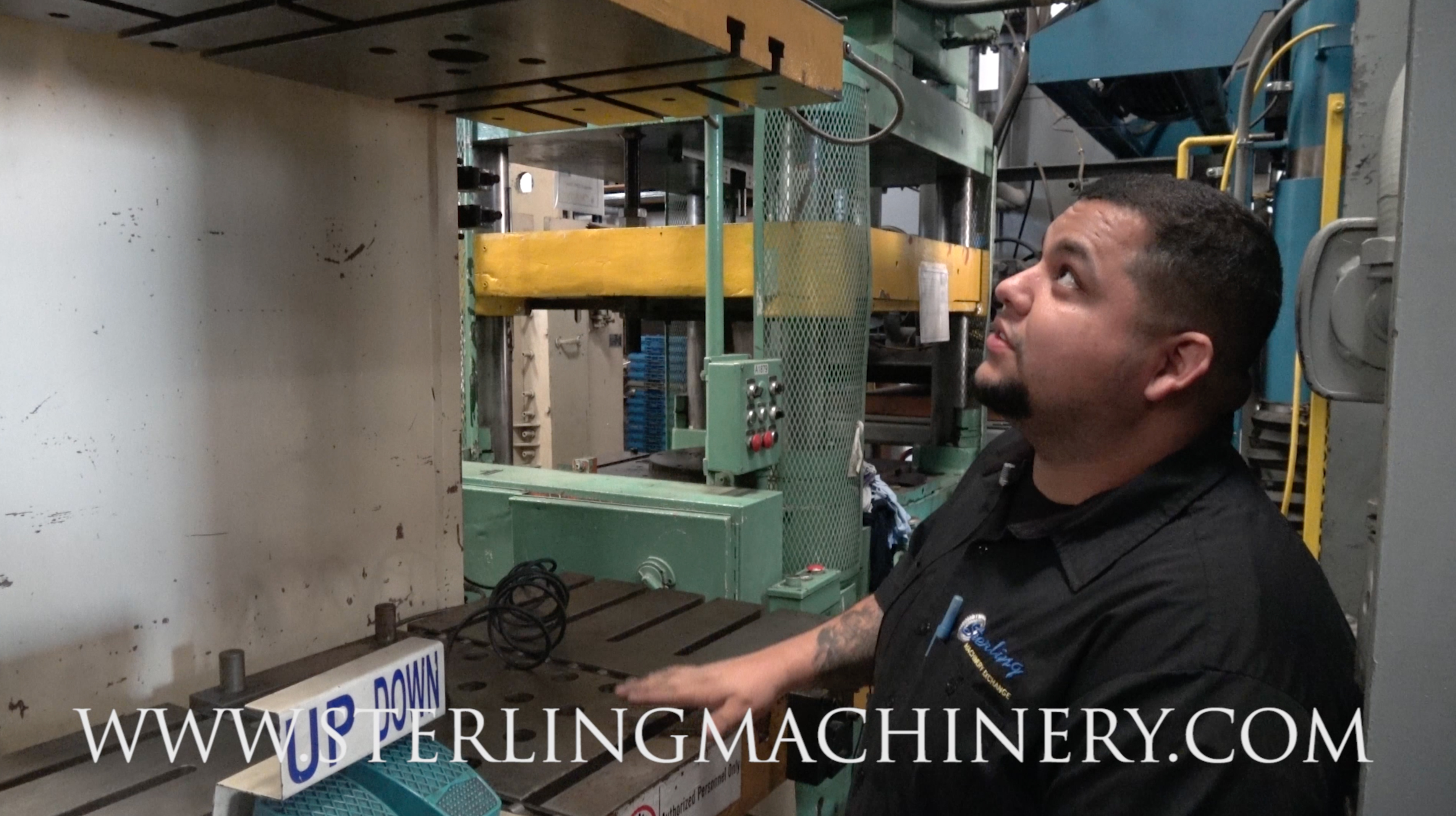 Sheng-100 Ton Usado Sheng JSE Co. C Molde Prensa Hidr�ulica, Mdl. SJ-100, Controles duales de la palma, sistema de sujeci�n de 2 toneladas de Forwell modelo TY-2, pedal del pie, calibradores de presi�n y controles, cama ranurada T y espol�n, # A2886-01