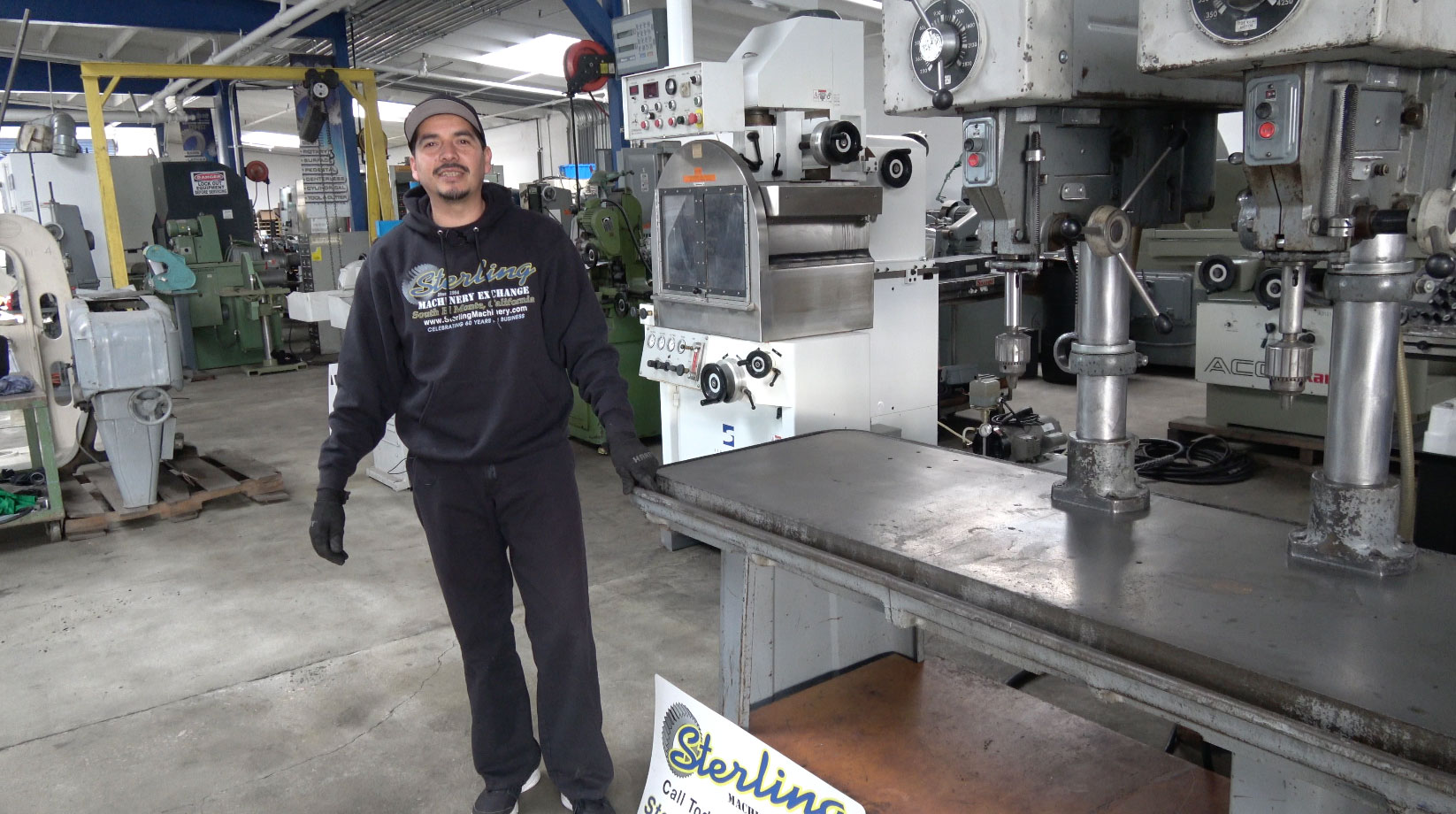 DELTA-17 "Usado Delta / Rockwell 2 Cabeza Gang Drill Press w / Tabla, Modelo 17-600, (2) Taladro Mandriles, # A4650-01