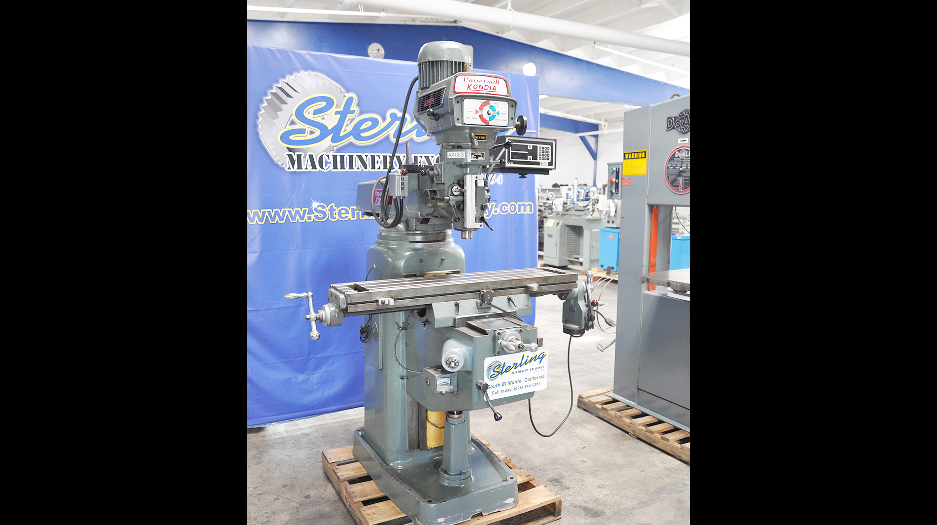 Kondia-9 "x 42" Used Kondia fresadora vertical con Variable Jefe velocidad, MDL. FV-1, One Shot Lube, raspado y Chrome maneras, Jefe de velocidad variable, Trak 2 Eje lectura digital, X-Axis Tabla Power Feed, # A4053-01